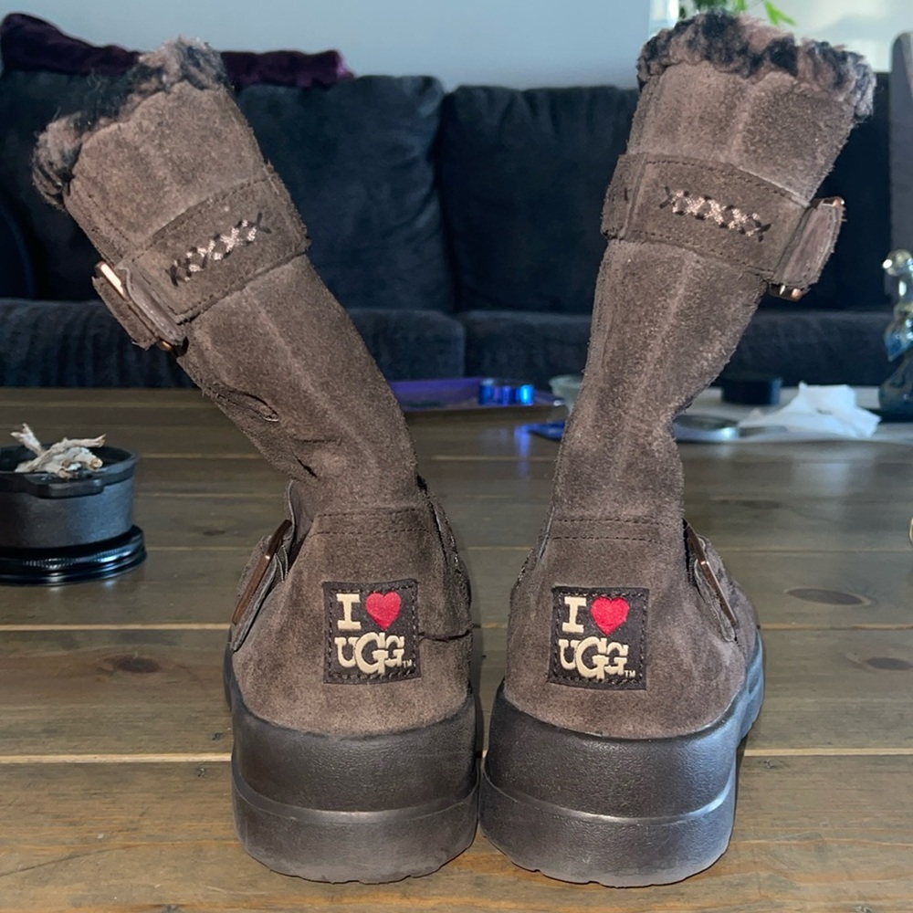 Dark brown UGGs size 7
